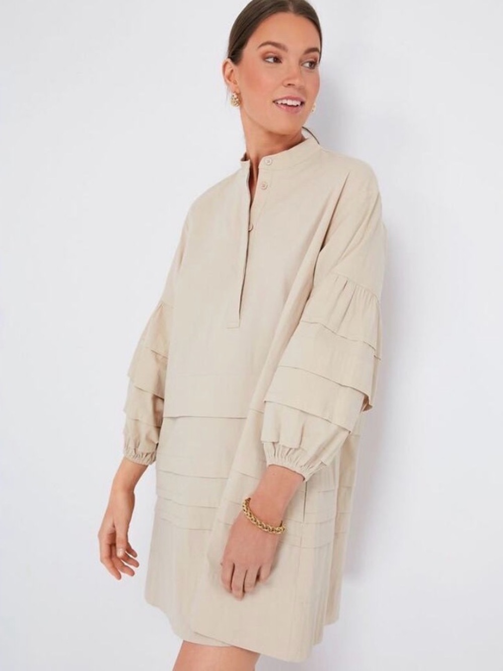 POMANDER PLACE Khaki Chelsea Dress Size S NWT
Retail $148 Tuckernuck